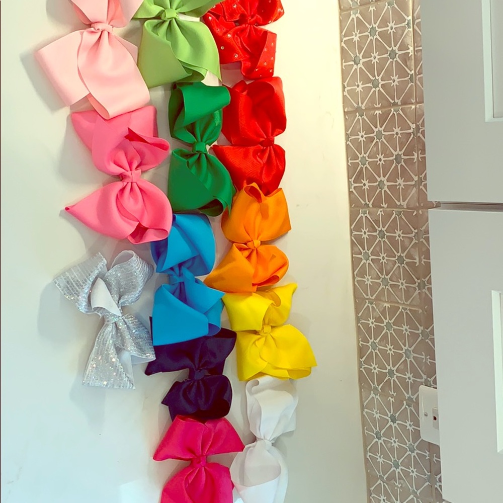 assortment of oversized bows :) 7 by 4 inch!